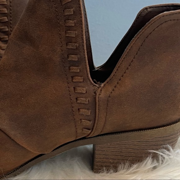 ROCK N CANDY LIPTON CHELSEA BOOTIES WOMAN’S SZ 10 NWOT - Picture 3 of 10